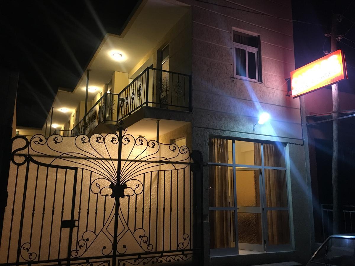 Cheers Bed & Breakfast Addis Ababa Eksteriør billede